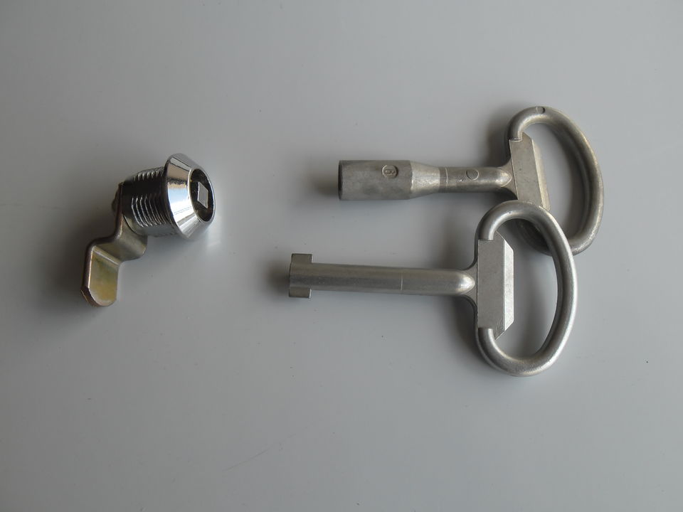 Square key cabinet lock